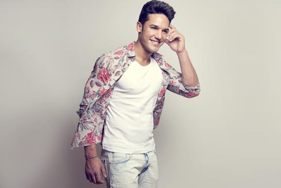 Alberto Santana Booking Deluxe